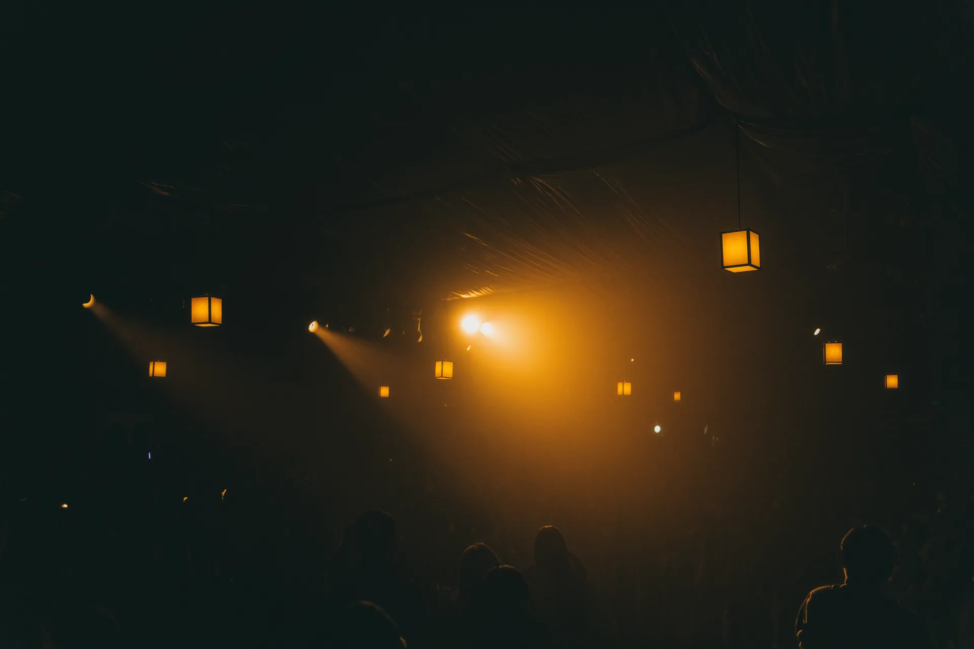 Nightlife-Insider: Wo du in Düsseldorf am besten feiern kannst
